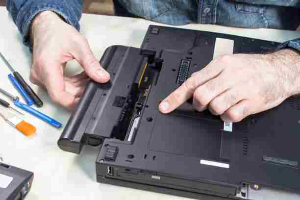 Replacing laptop battery 