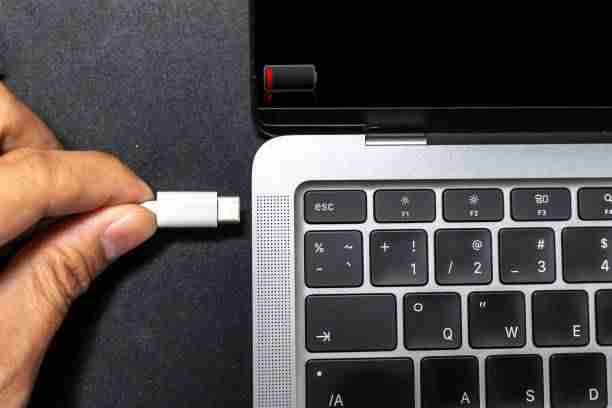 Why Does My Laptop Turn Off When I Unplug It? Explained and Solutions